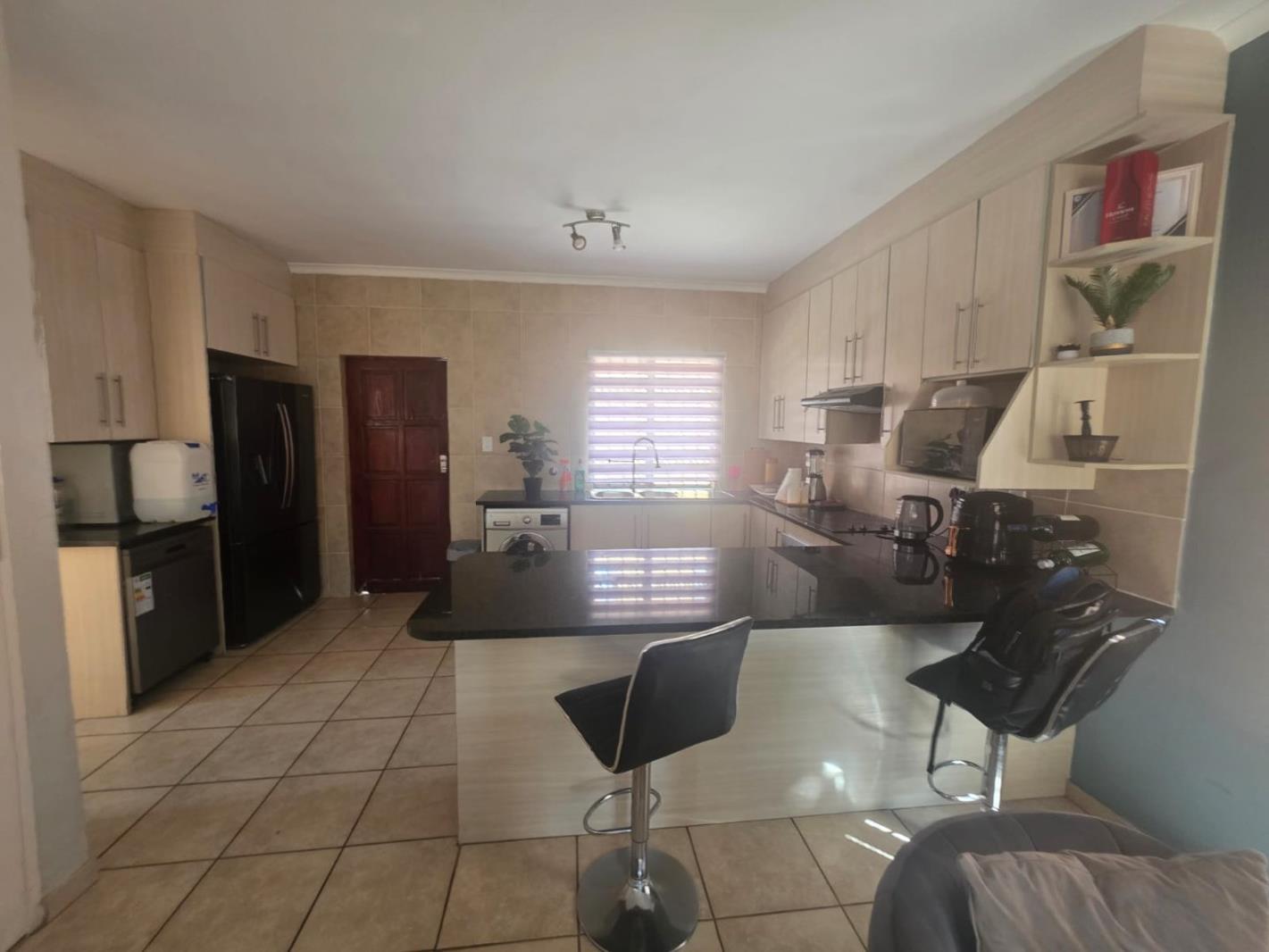 3 Bedroom Townhouse in Willowbrook