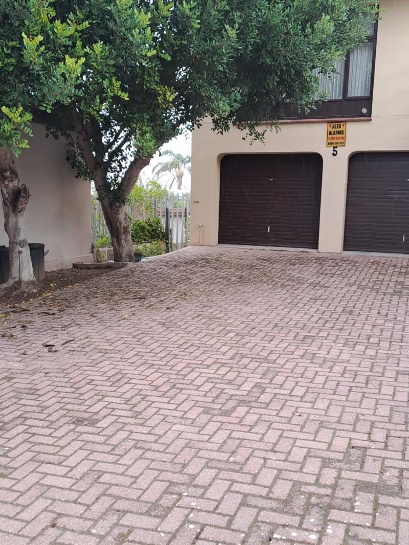 1 Bedroom Apartment in Saldanha