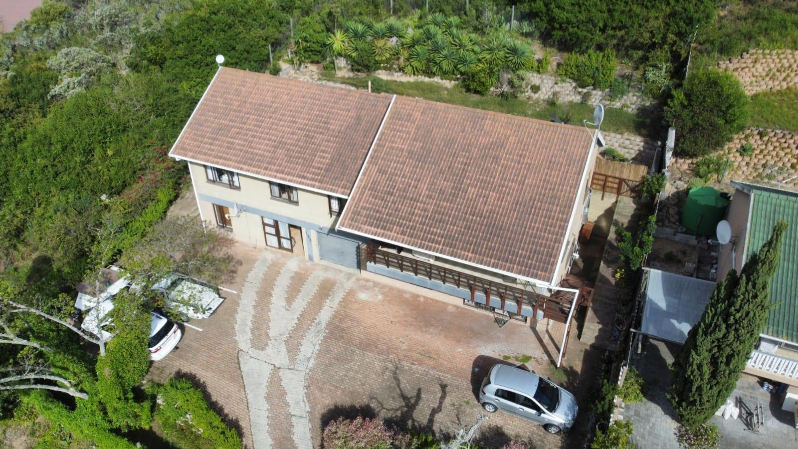 7 Bedroom House in The Village