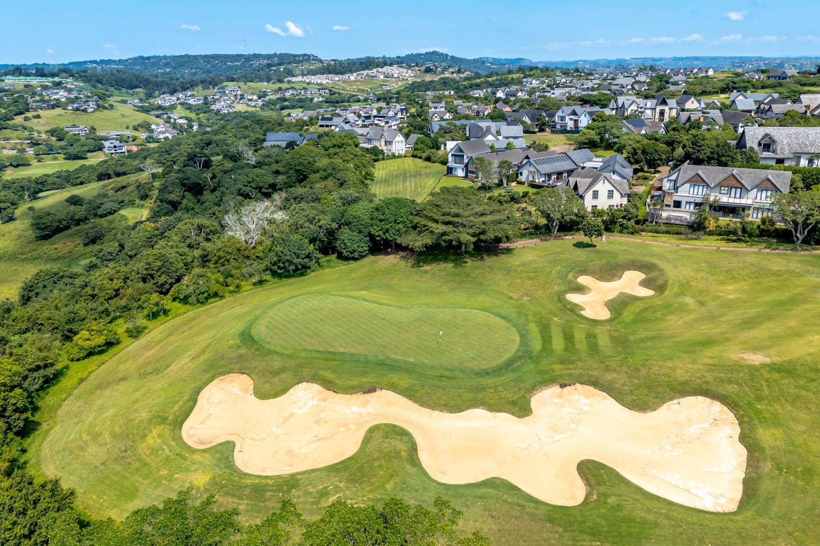 1 128 m² Land available in Cotswold Downs Estate