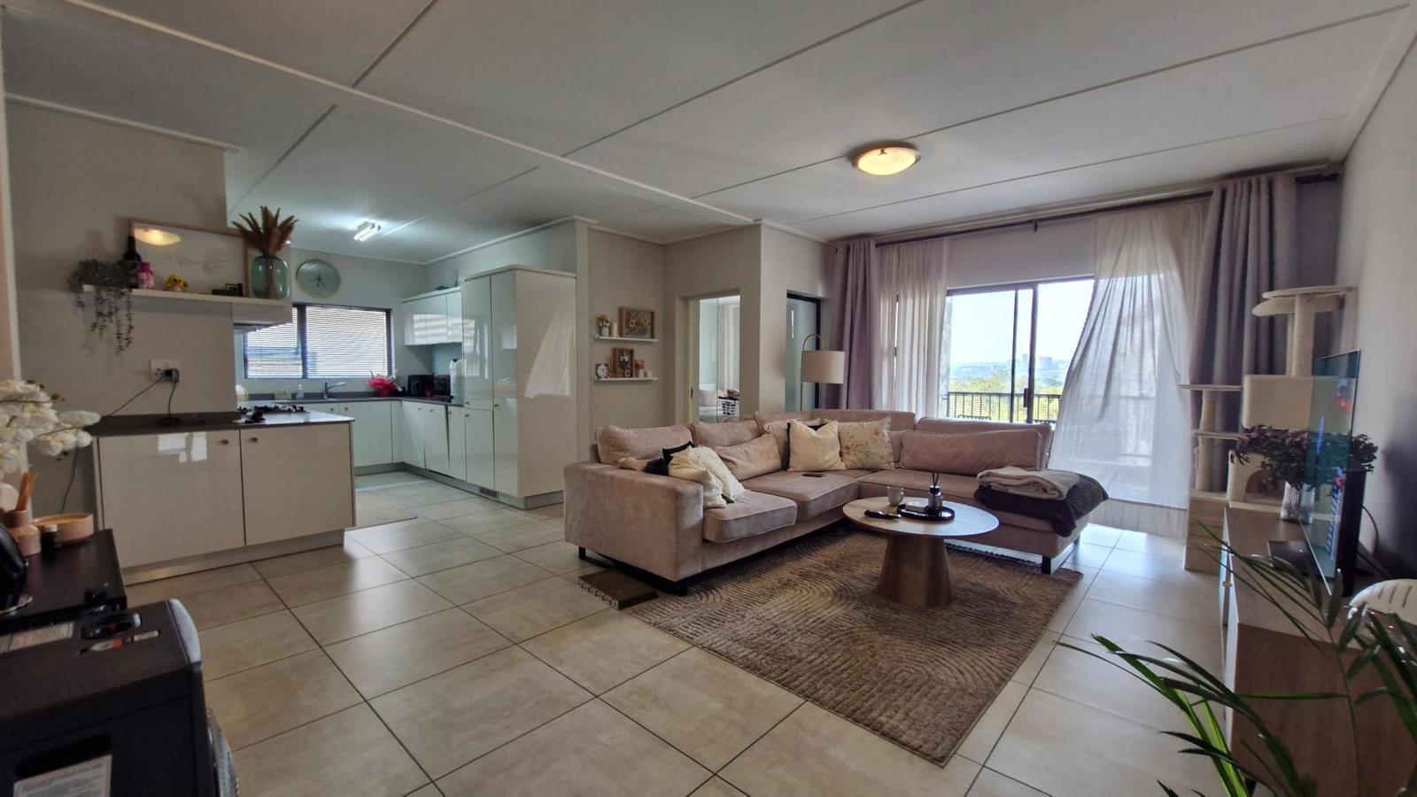 3 Bedroom Apartment in Waterfall