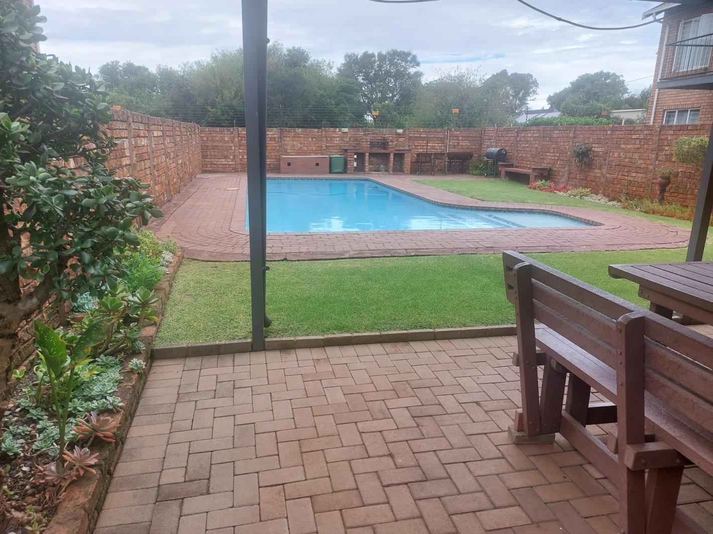 2 Bedroom Apartment in Hennopspark
