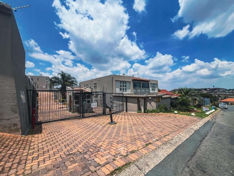 3 Bedroom Townhouse in Oakdene