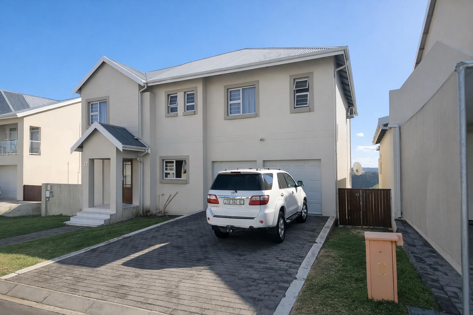 4 Bedroom Townhouse in Gonubie