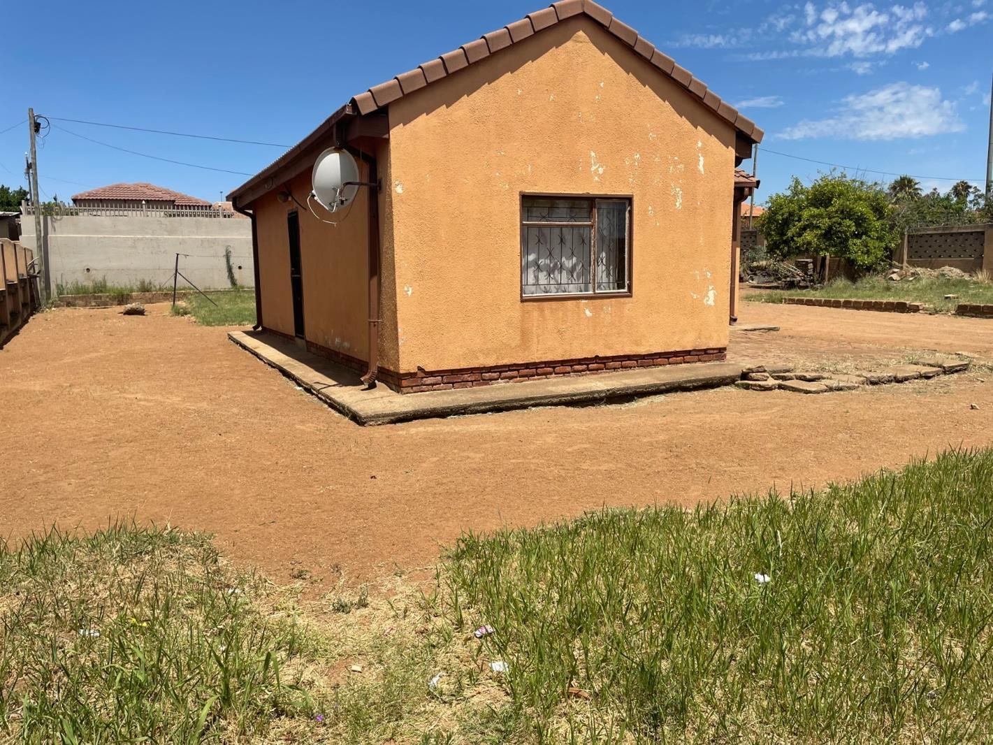 2 Bedroom House in Mabopane U