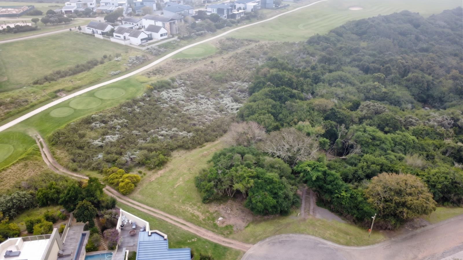 733 m² Land available in Oubaai