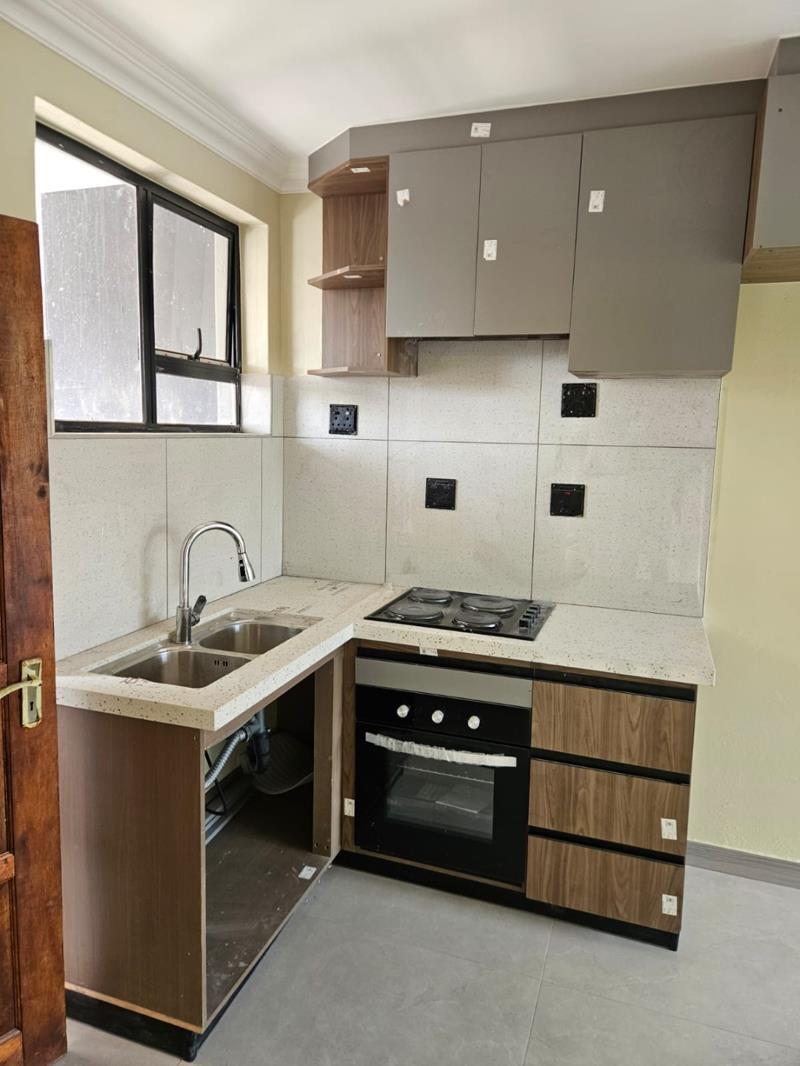 1 Bedroom Apartment in Olifantsfontein