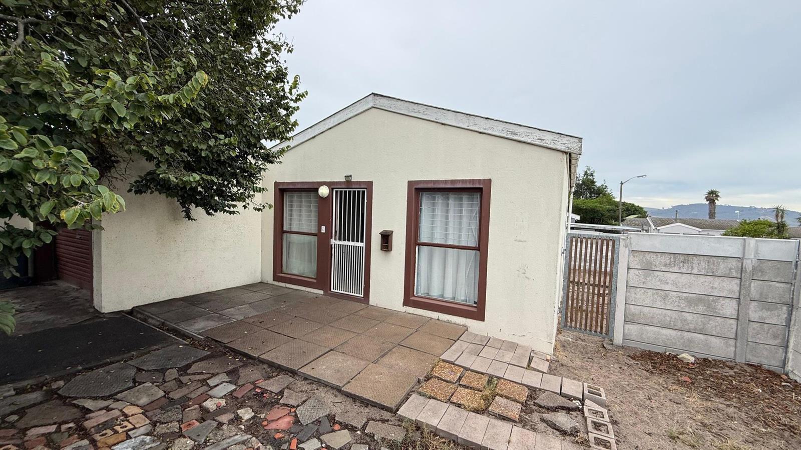 3 Bedroom House in Protea Village
