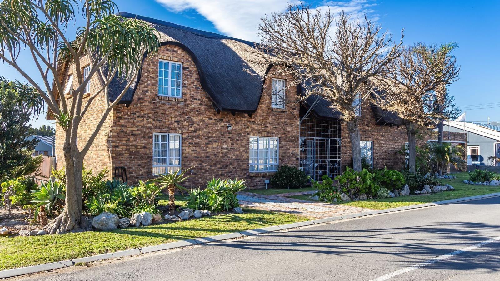 7 Bedroom House in Kleinmond