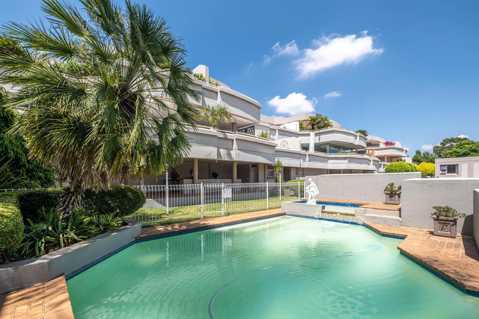 3 Bedroom Apartment in Bedford Park