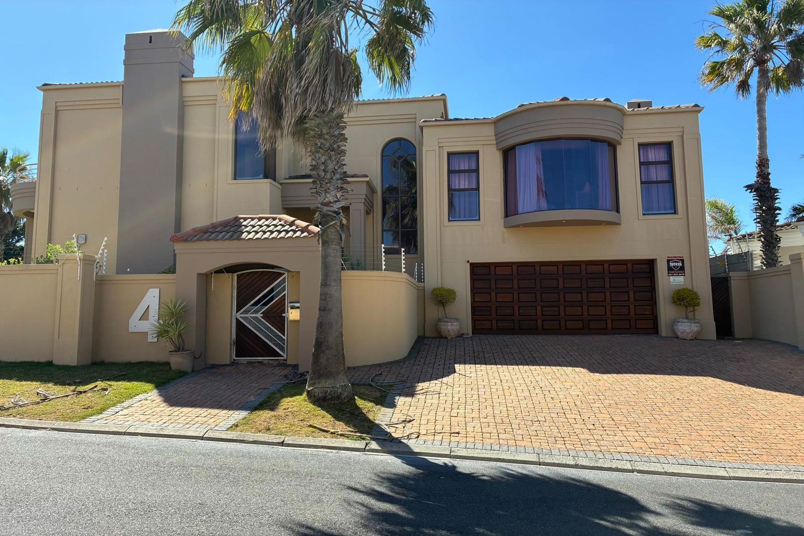 5 Bedroom House in West Beach