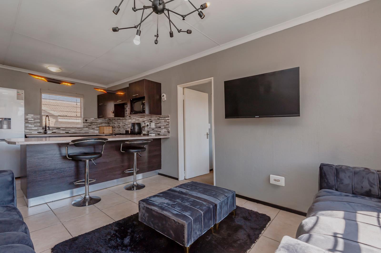 2 Bedroom Apartment in Laser Park