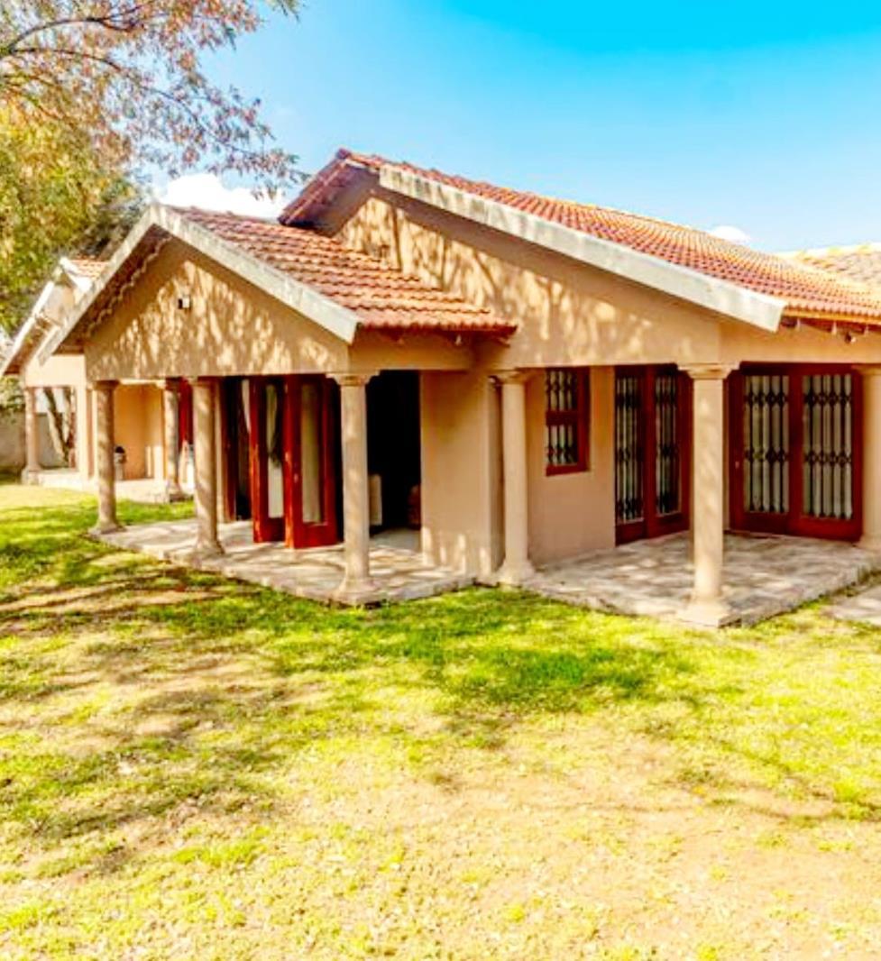 1 Bedroom House in Vorna Valley