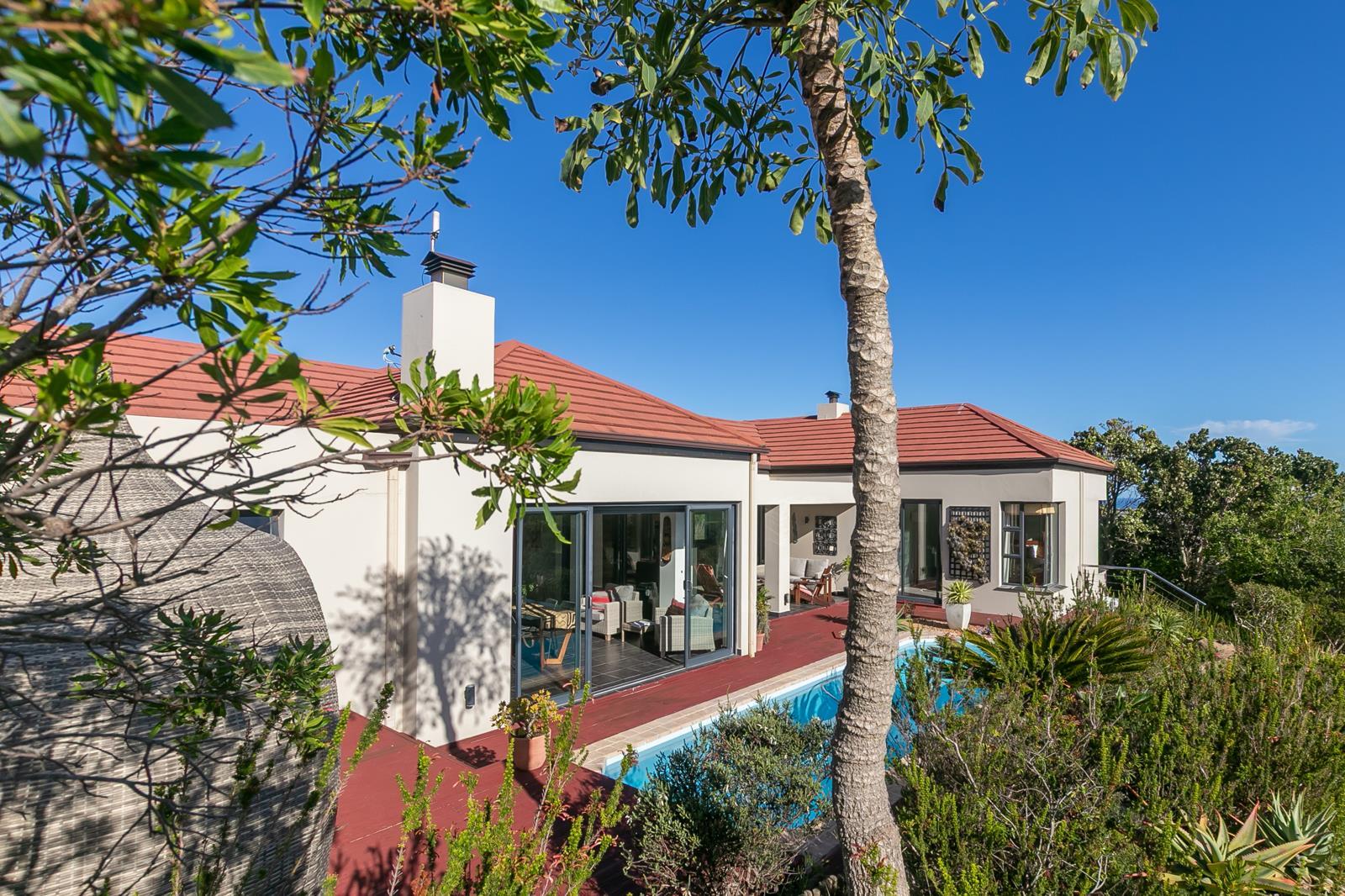 4 Bedroom House in Pezula Golf Estate