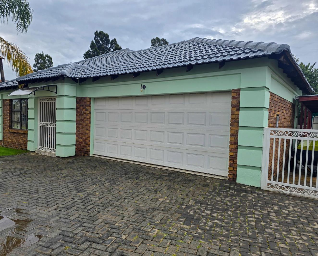 3 Bedroom Cluster in Brackenhurst