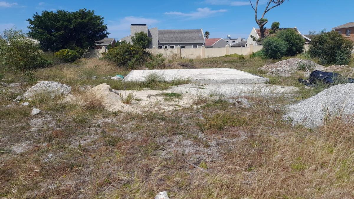 739 m² Land available in Franskraal