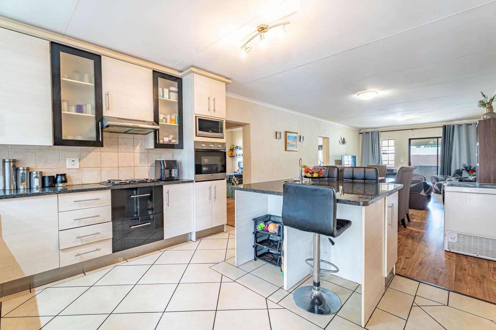 3 Bedroom Duplex in Noordhang