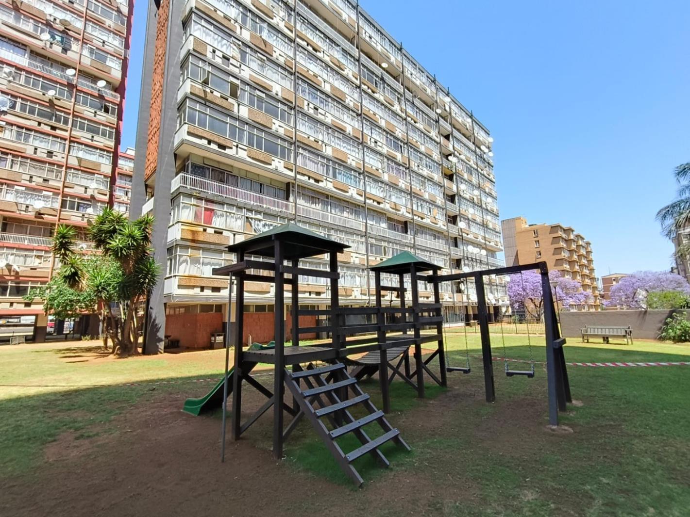2 Bedroom Apartment in Sunnyside