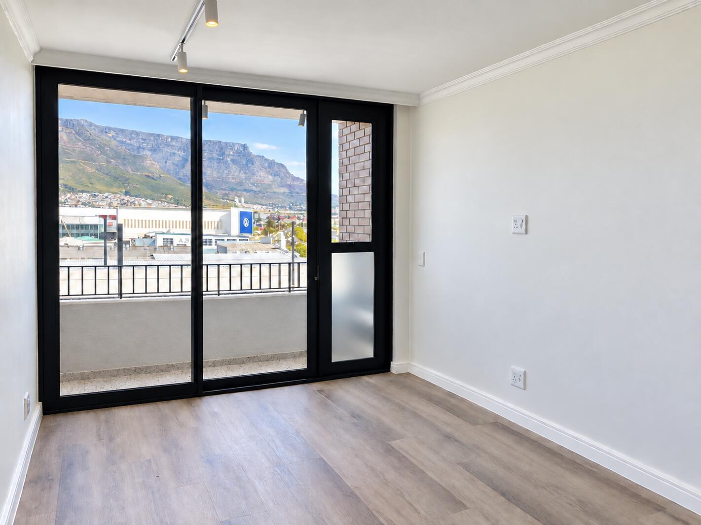 2 Bedroom Apartment in Paarden Eiland
