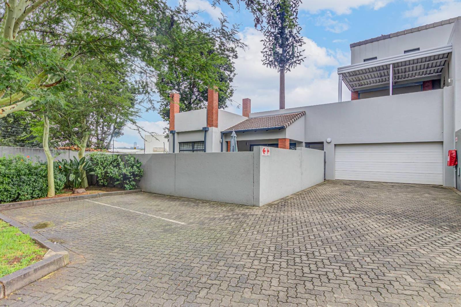 3 Bedroom Townhouse in Bryanston