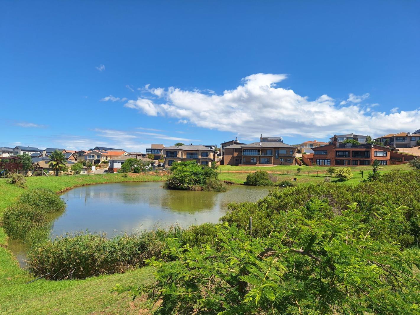 814 m² Land available in Hartenbos Heuwels