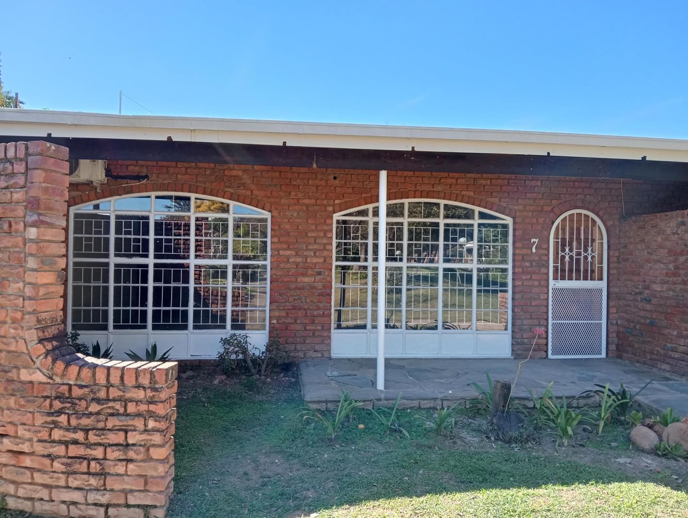 2 Bedroom House in Modimole (Nylstroom)