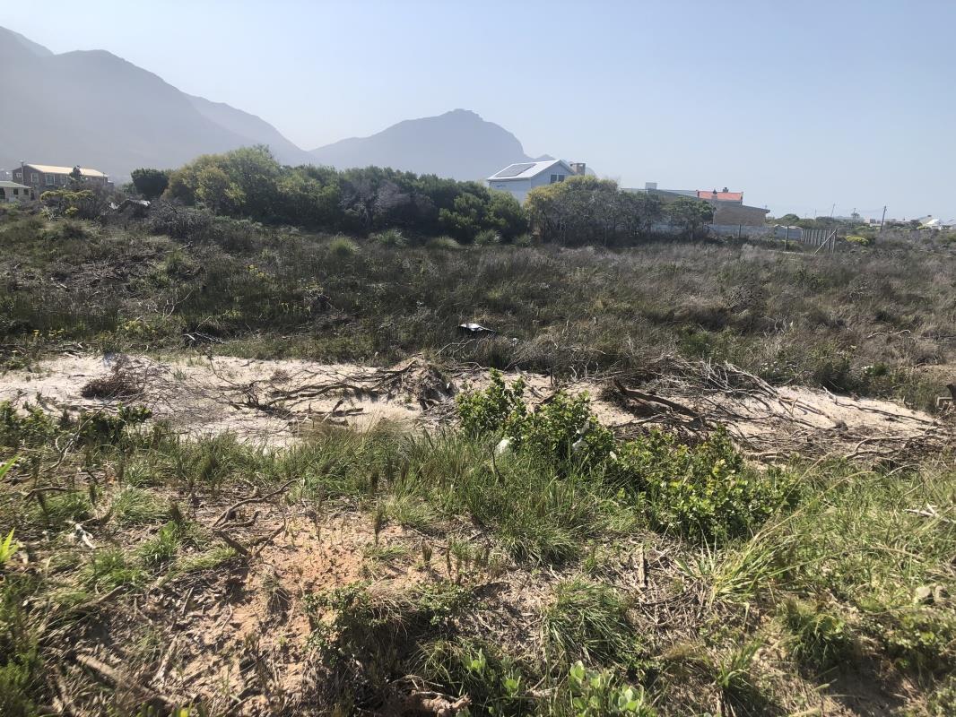 743 m² Land available in Bettys Bay