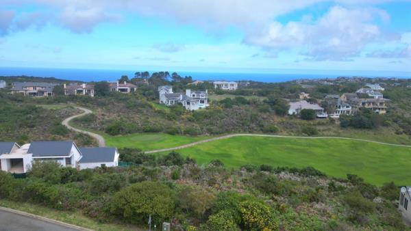 1 000 m² Land available in Pezula Golf Estate