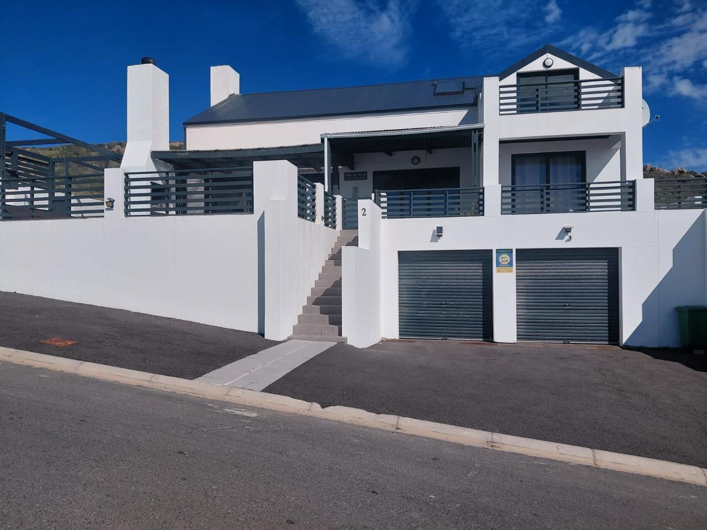 4 Bedroom House in St Helena Views