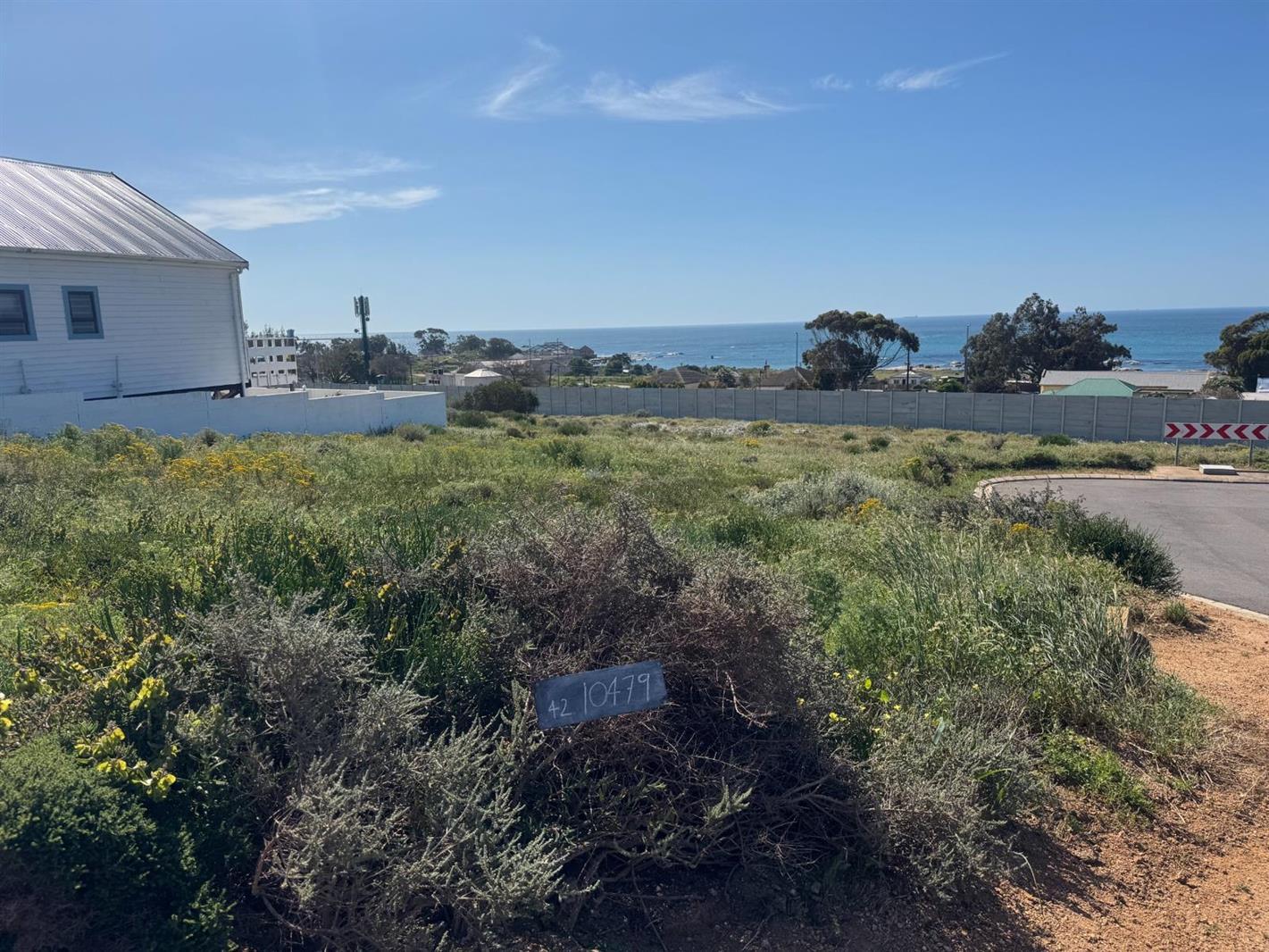 298 m² Land available in St Helena Views