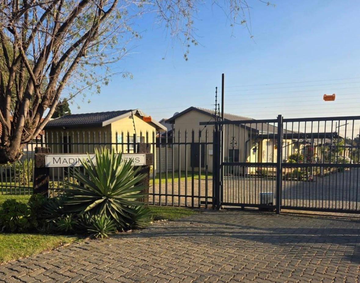 3 Bedroom Townhouse in Verwoerdpark