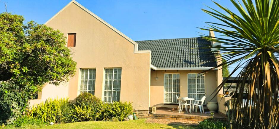 2 Bedroom Townhouse in Albertsdal