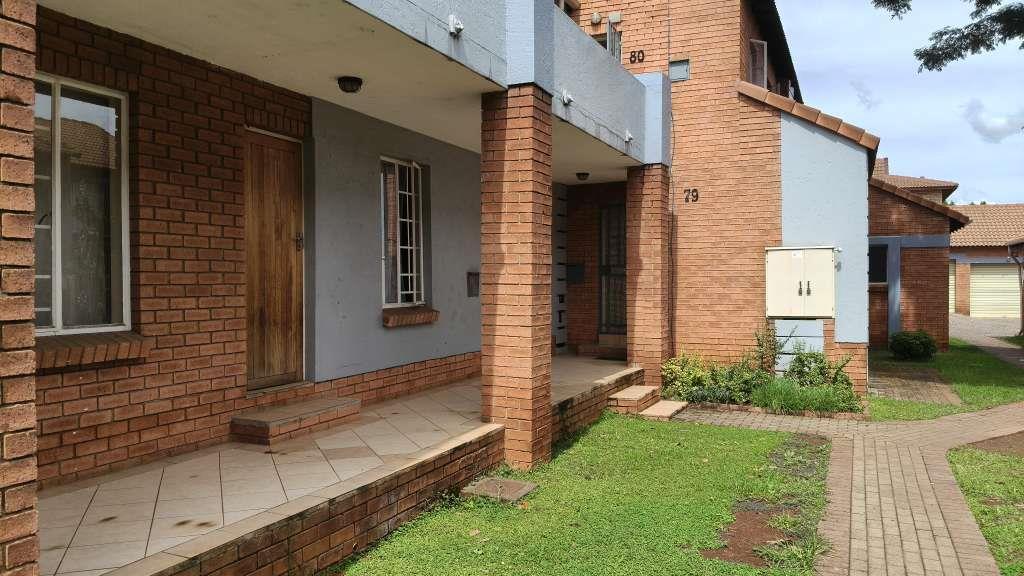 2 Bedroom Simplex in Die Hoewes