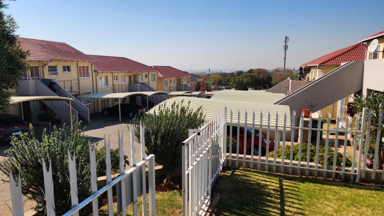 2 Bedroom Townhouse in Meyersdal