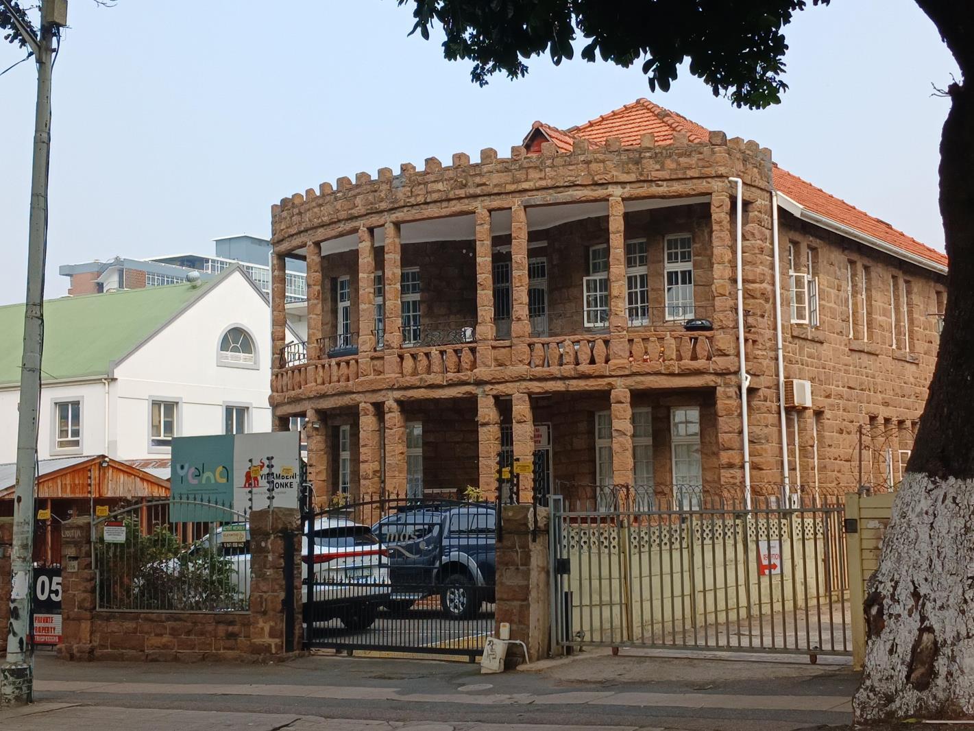8 Bedroom House in Glenwood