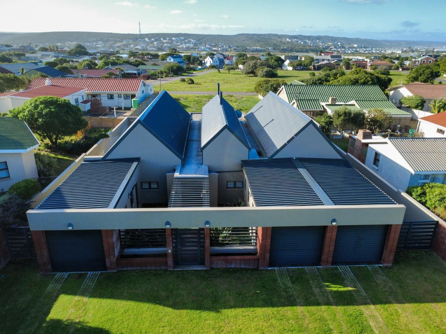 4 Bedroom House in Stilbaai Wes