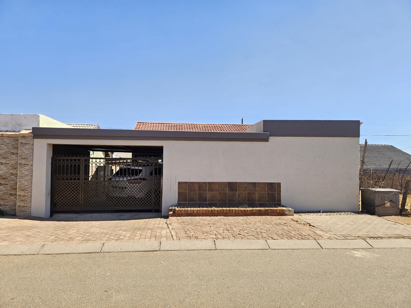 2 Bedroom House in Kagiso