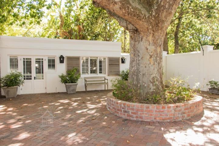 1 Bedroom Garden Cottage in Constantia