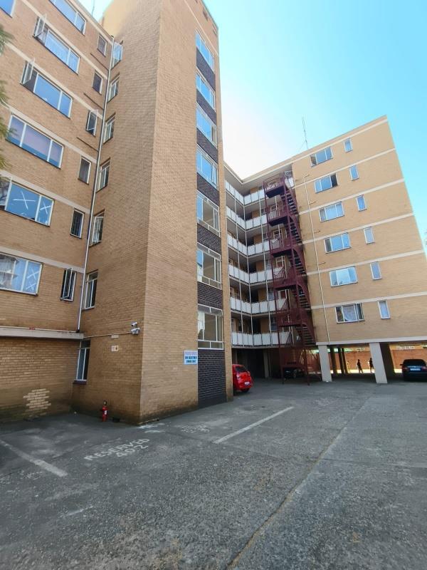 3 Bedroom Apartment in Sunnyside