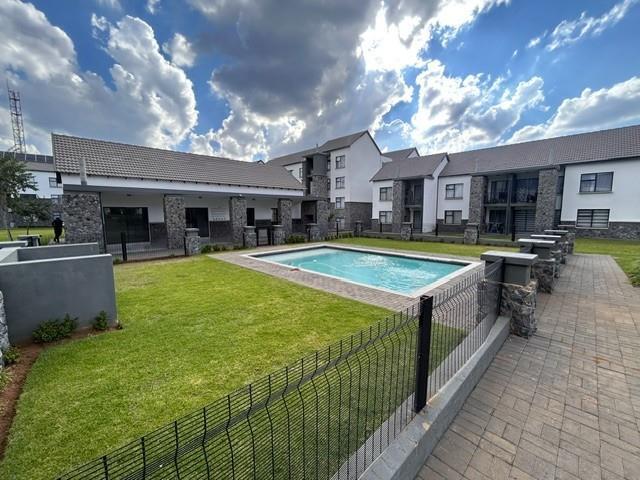 2 Bedroom Townhouse in Kempton Park AH