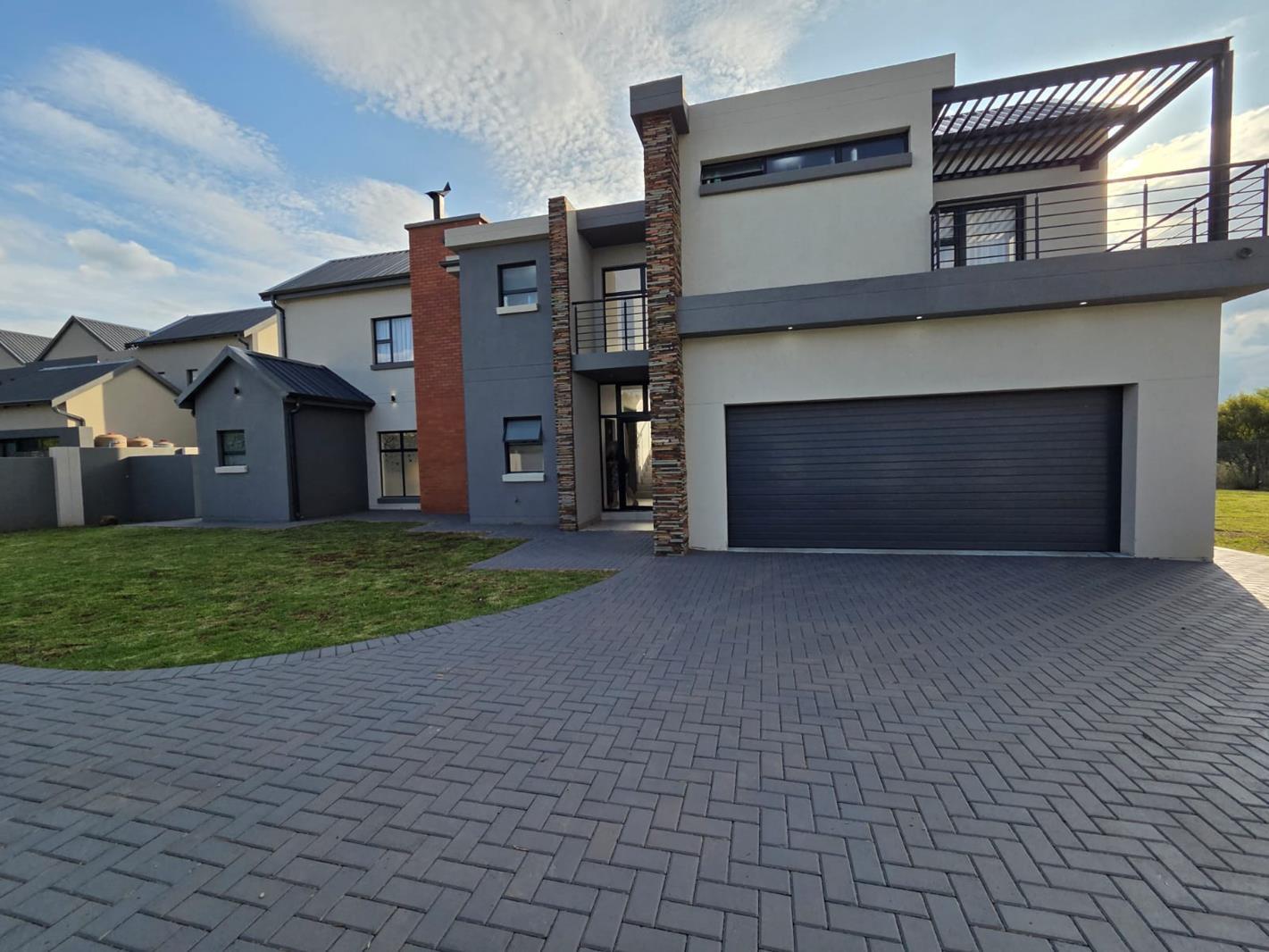 4 Bedroom House in Melodie