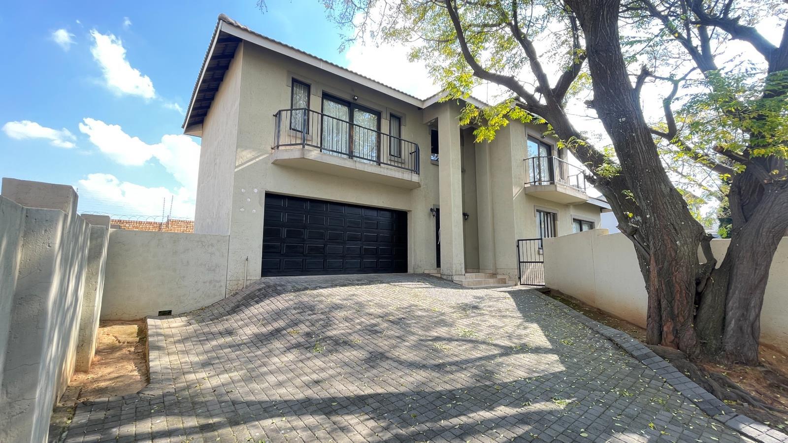 3 Bedroom House in Thatchfield