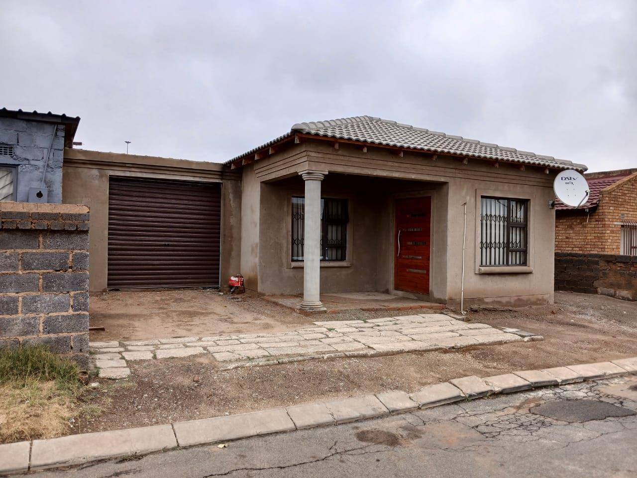 2 Bedroom House in Springs Central