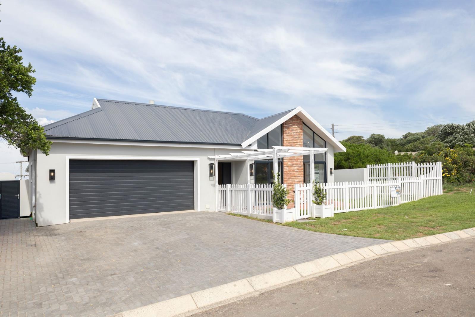 4 Bedroom House in Kenton-on-Sea