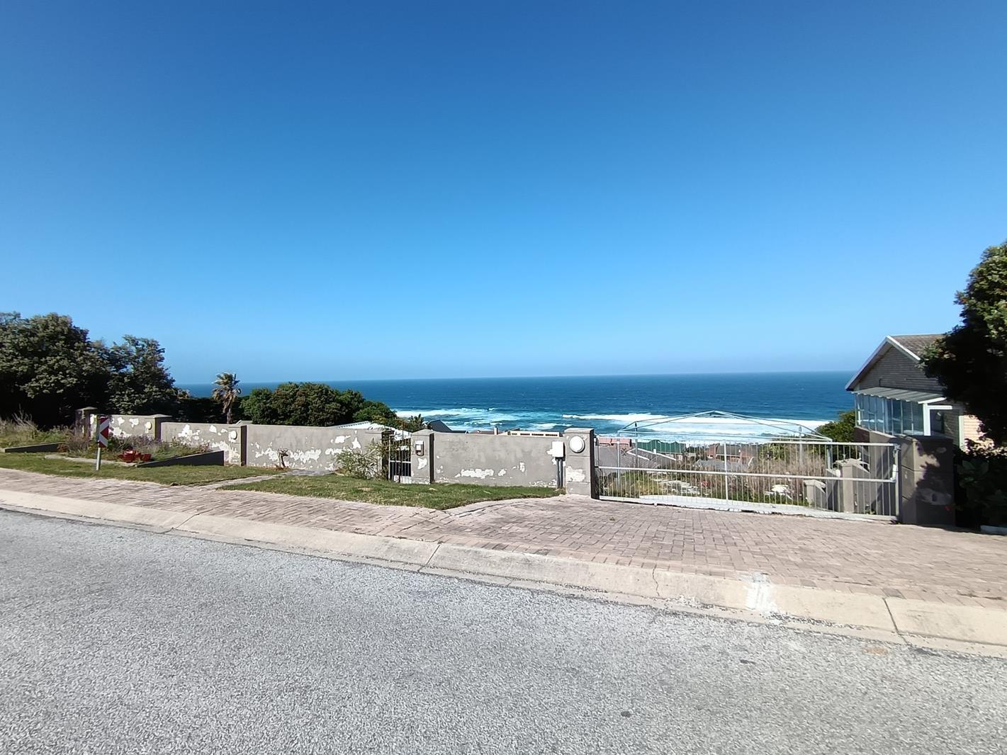 1 218 m² Land available in Beachview