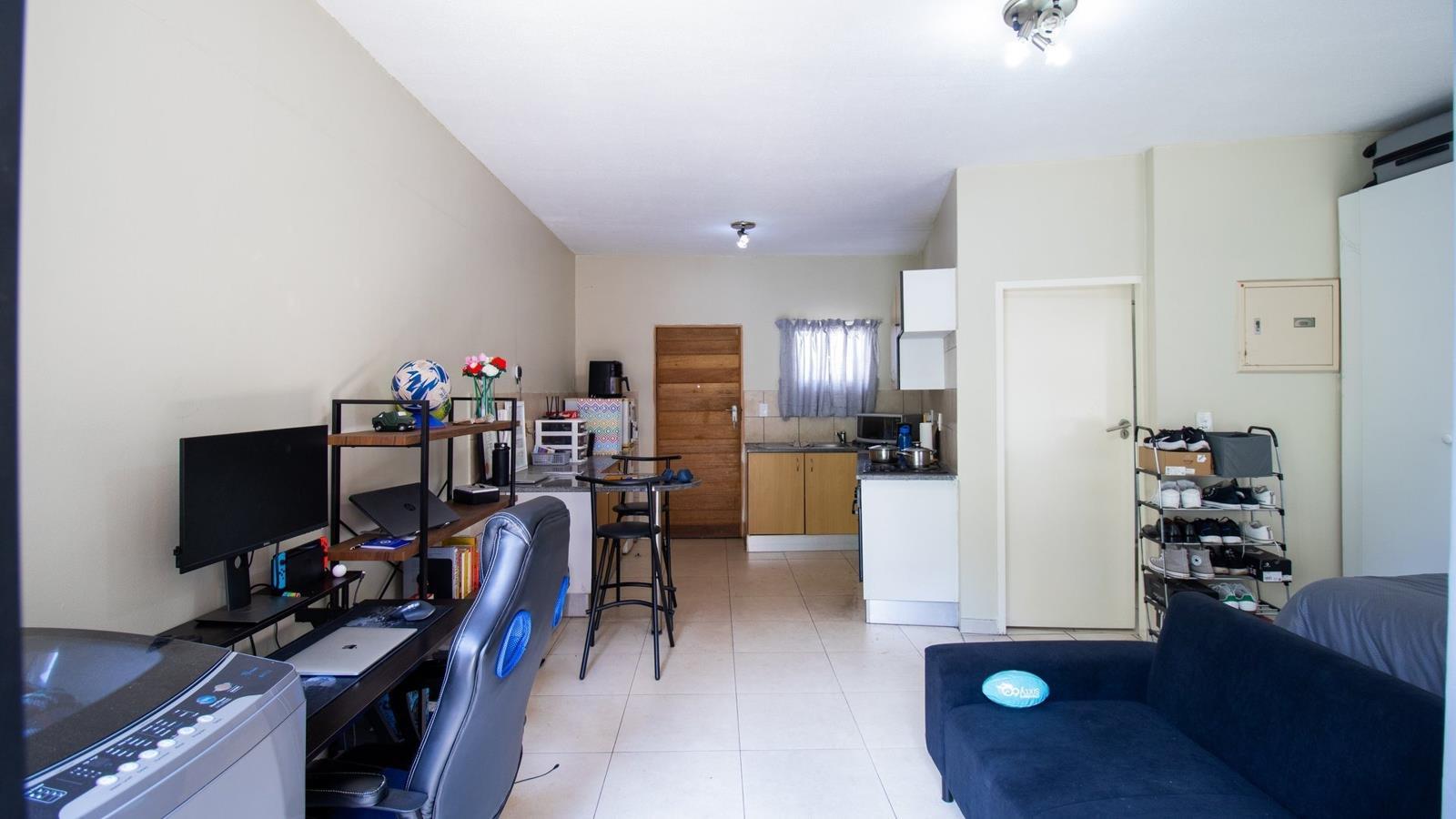 1 Bedroom Apartment in Braamfontein Werf