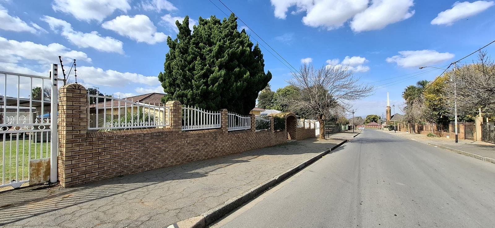5 Bedroom House in Primrose