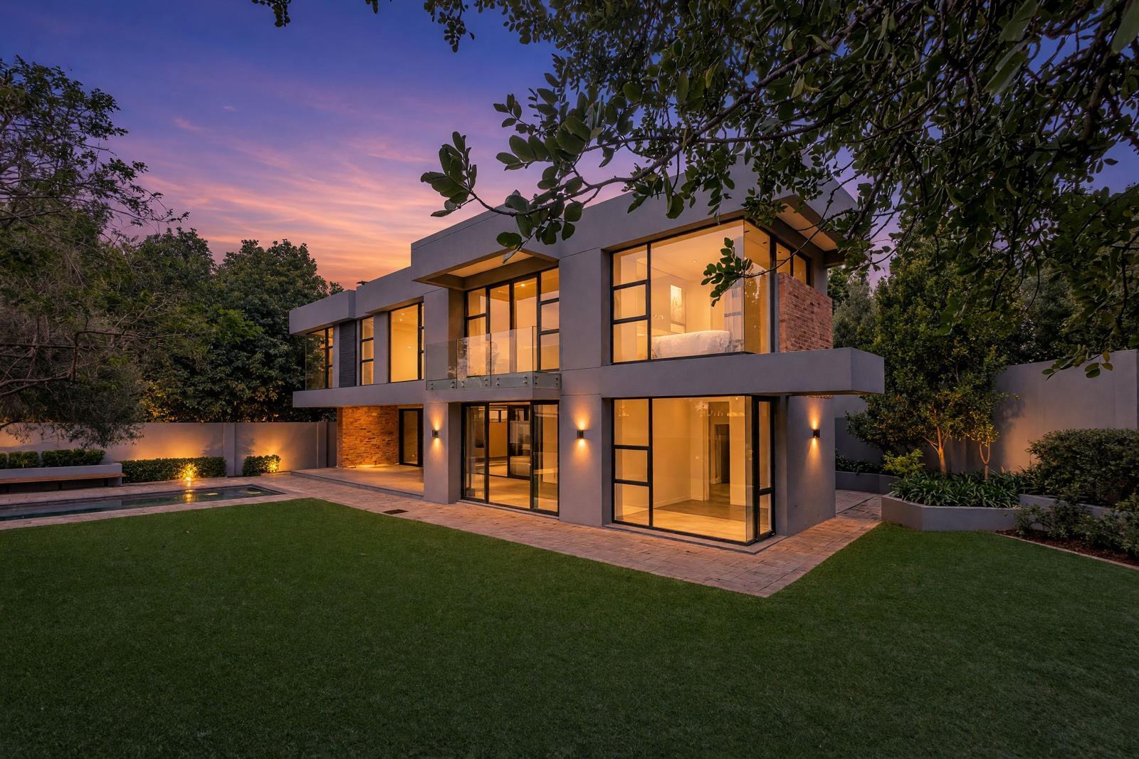 4 Bedroom House in Illovo