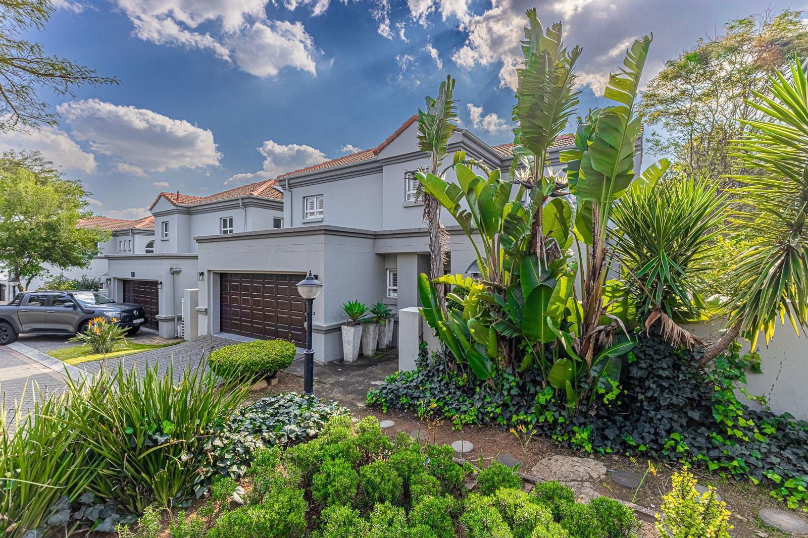 3 Bedroom Townhouse in Eagle Canyon Golf Estate