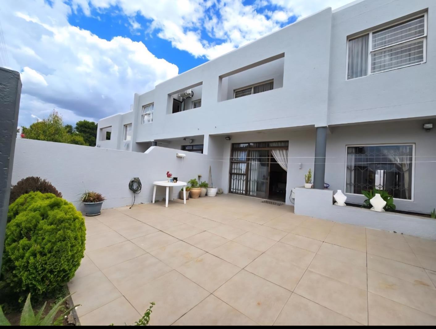 3 Bedroom Townhouse in Glenvista